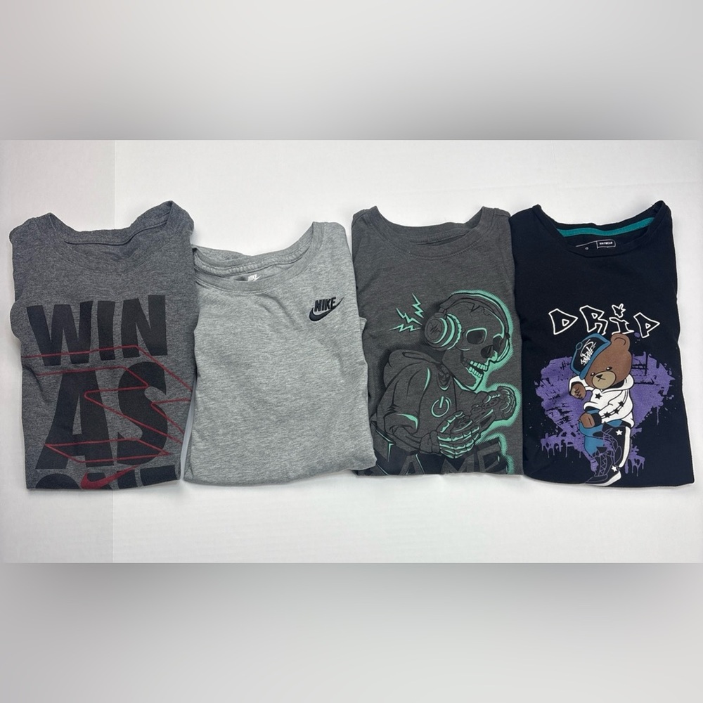Boys T-shirt Lot of 3 Small Medium Gray Black Skull Streetwear Athletic Casual
